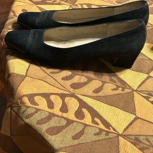 Salvatore Ferragamo Elegant Black Loafers